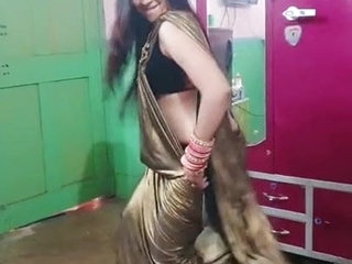 Desi indian very sexy girl with sexy boobs & juicy ass dance